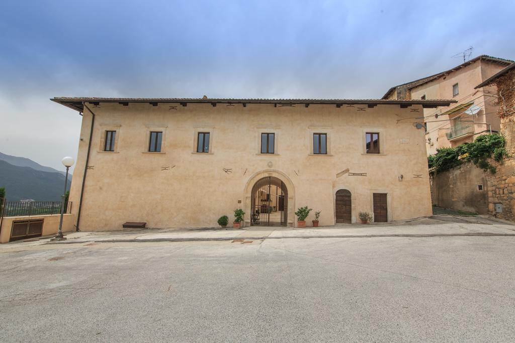 Hotel Casa Rosati Fontecchio Exterior foto