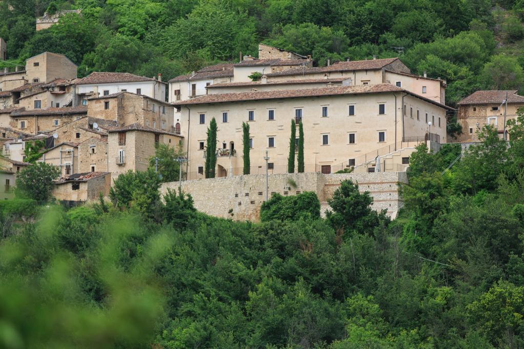 Hotel Casa Rosati Fontecchio Exterior foto